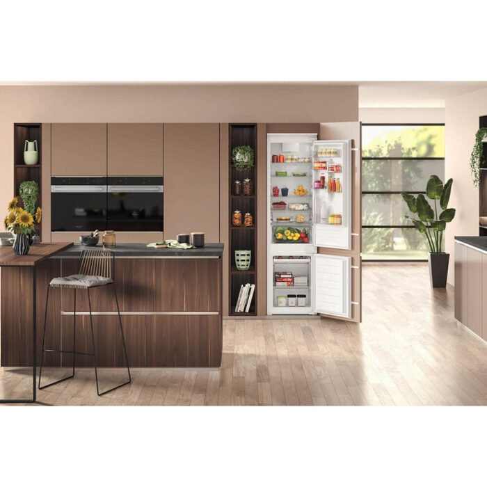 Вграден хладилник с фризер Hotpoint-Ariston HAC20D011A1*** , 300 l, E , LowFrost , Бял , Да - Image 3