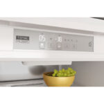 Хладилник с фризер за вграждане Whirlpool WHC18 T573 - Image 3